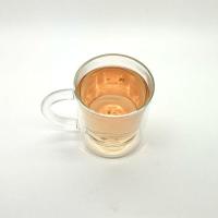 Tasse en verre a double paroi avec du the vue du dessus